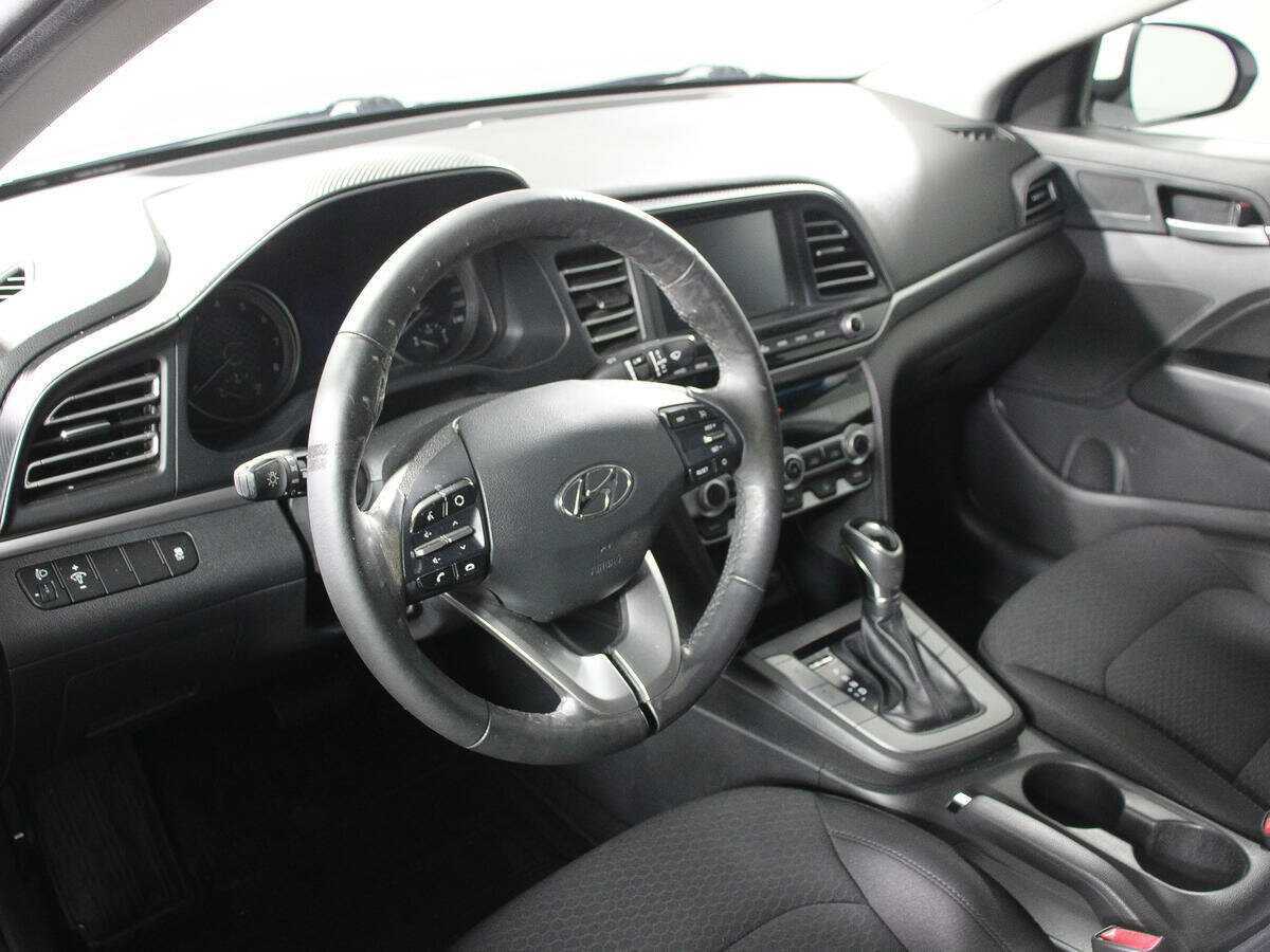Hyundai Elantra 2020 года с пробегом. Фото: #10