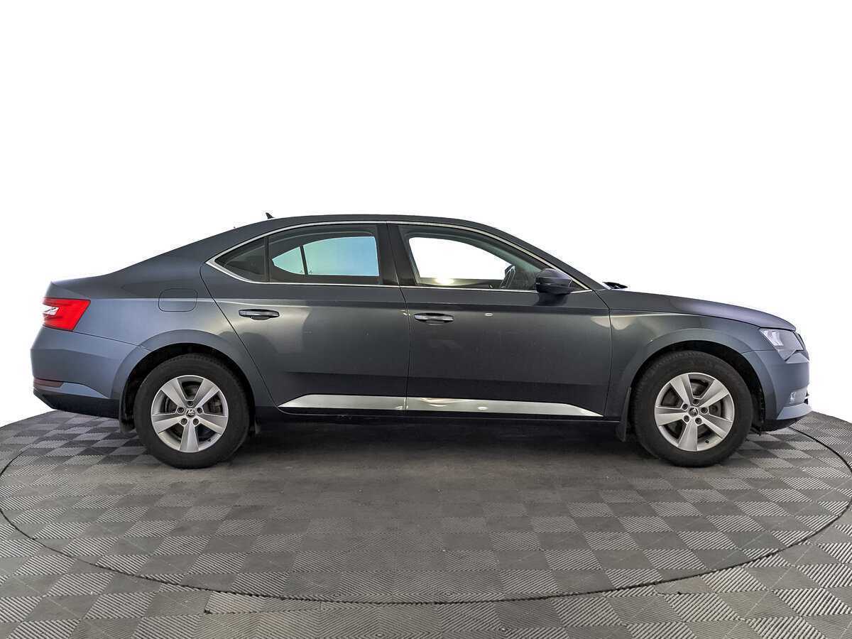 Skoda Superb 2019 года с пробегом. Фото: #3