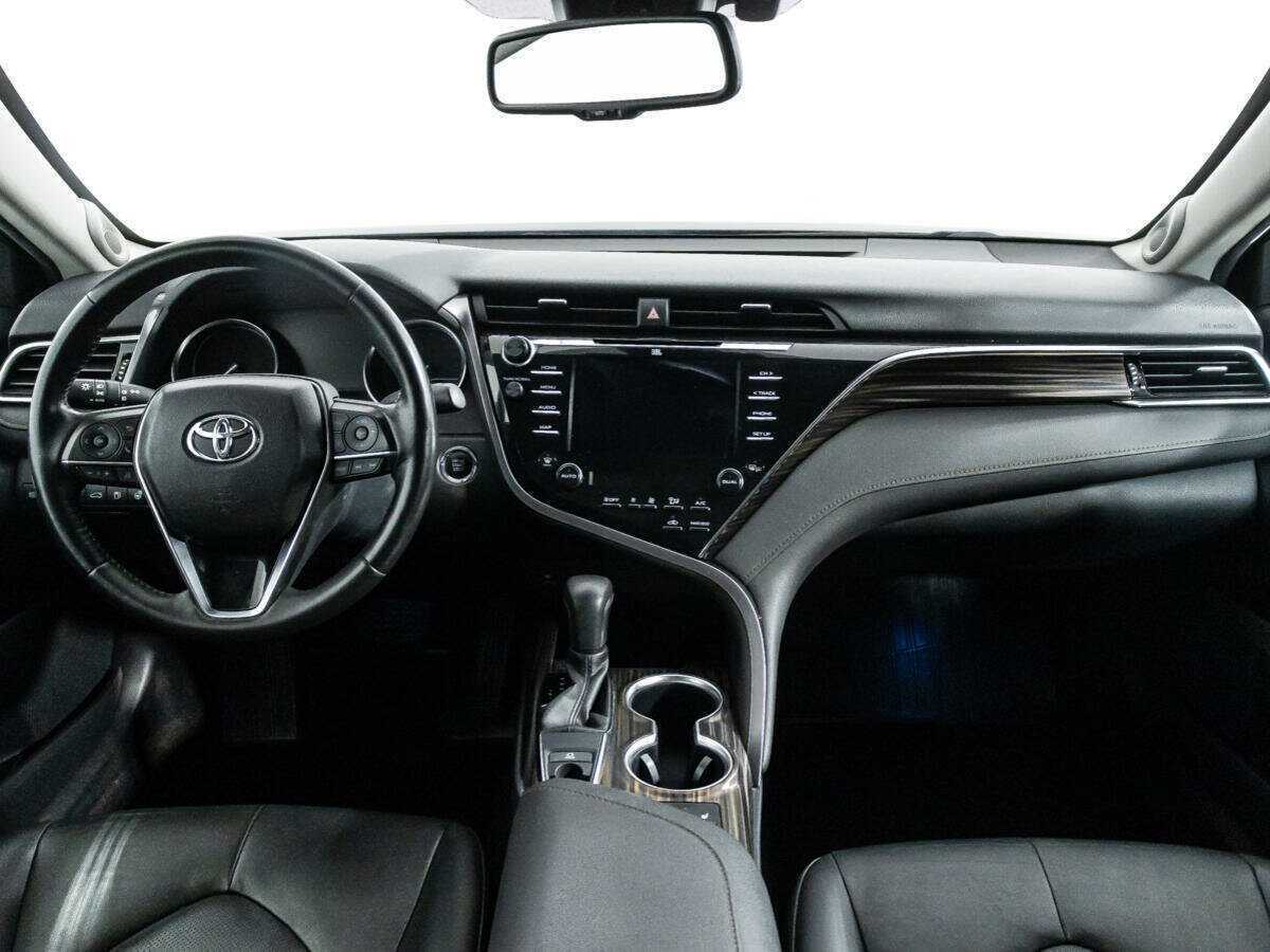 Toyota Camry 2018 года с пробегом. Фото: #12