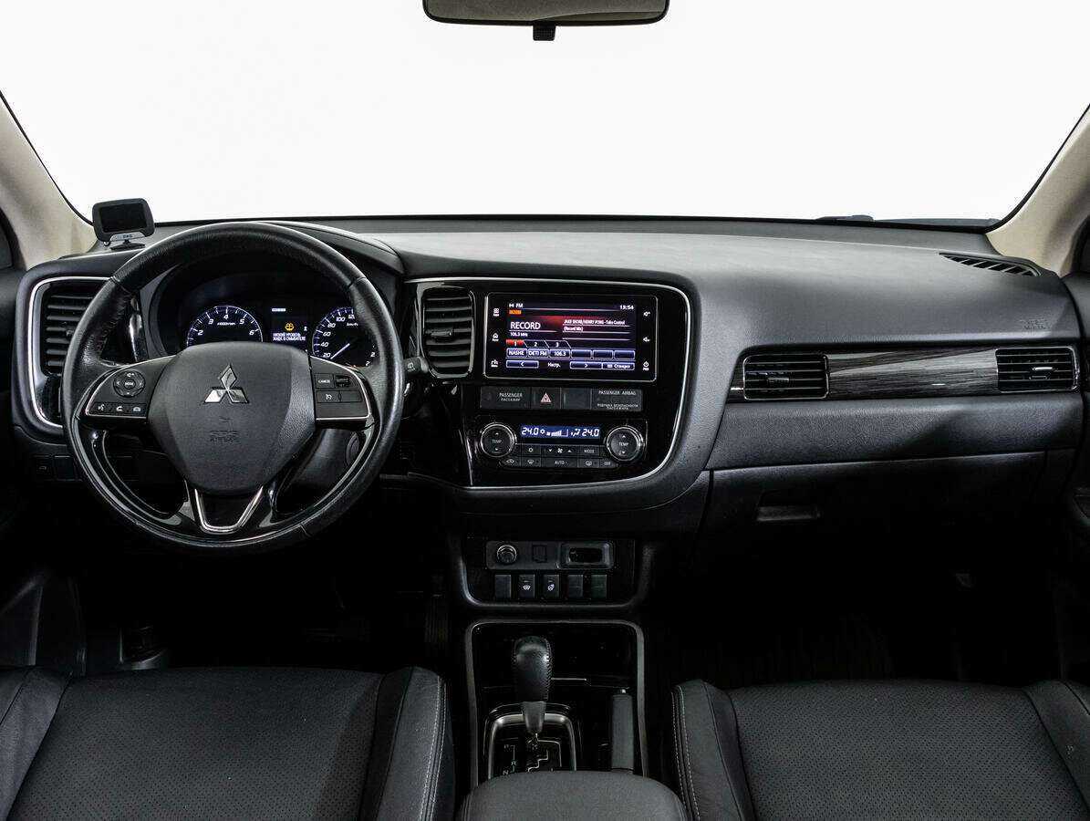 Mitsubishi Outlander 2018 года с пробегом. Фото: #13