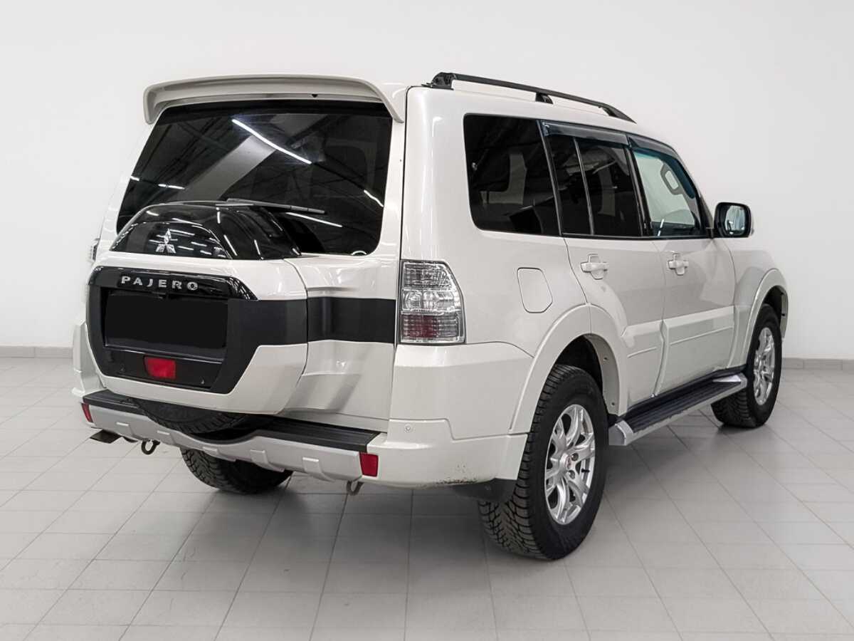 Mitsubishi Pajero 2015 года с пробегом. Фото: #4