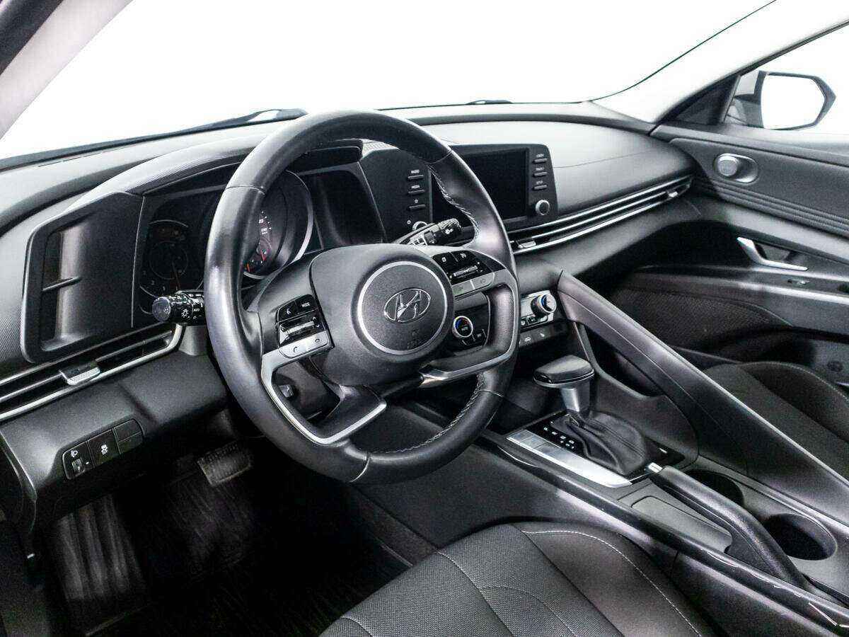 Hyundai Elantra 2021 года с пробегом. Фото: #10