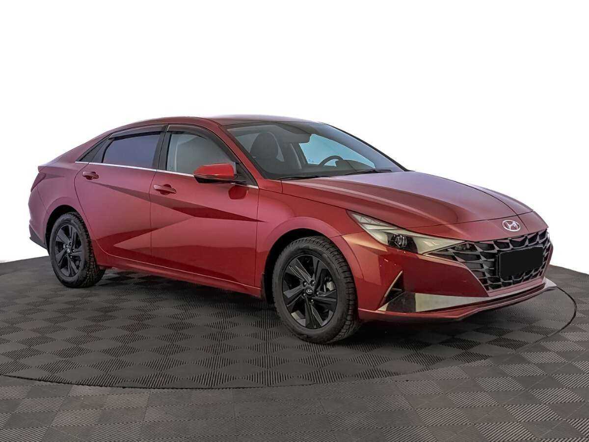 Hyundai Elantra 2021 года с пробегом. Фото: #2