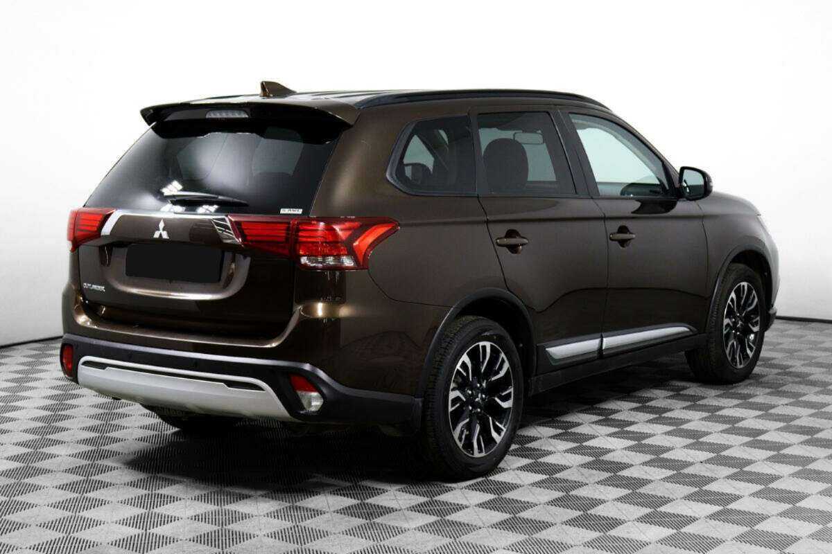 Mitsubishi Outlander 2022 года с пробегом. Фото: #4