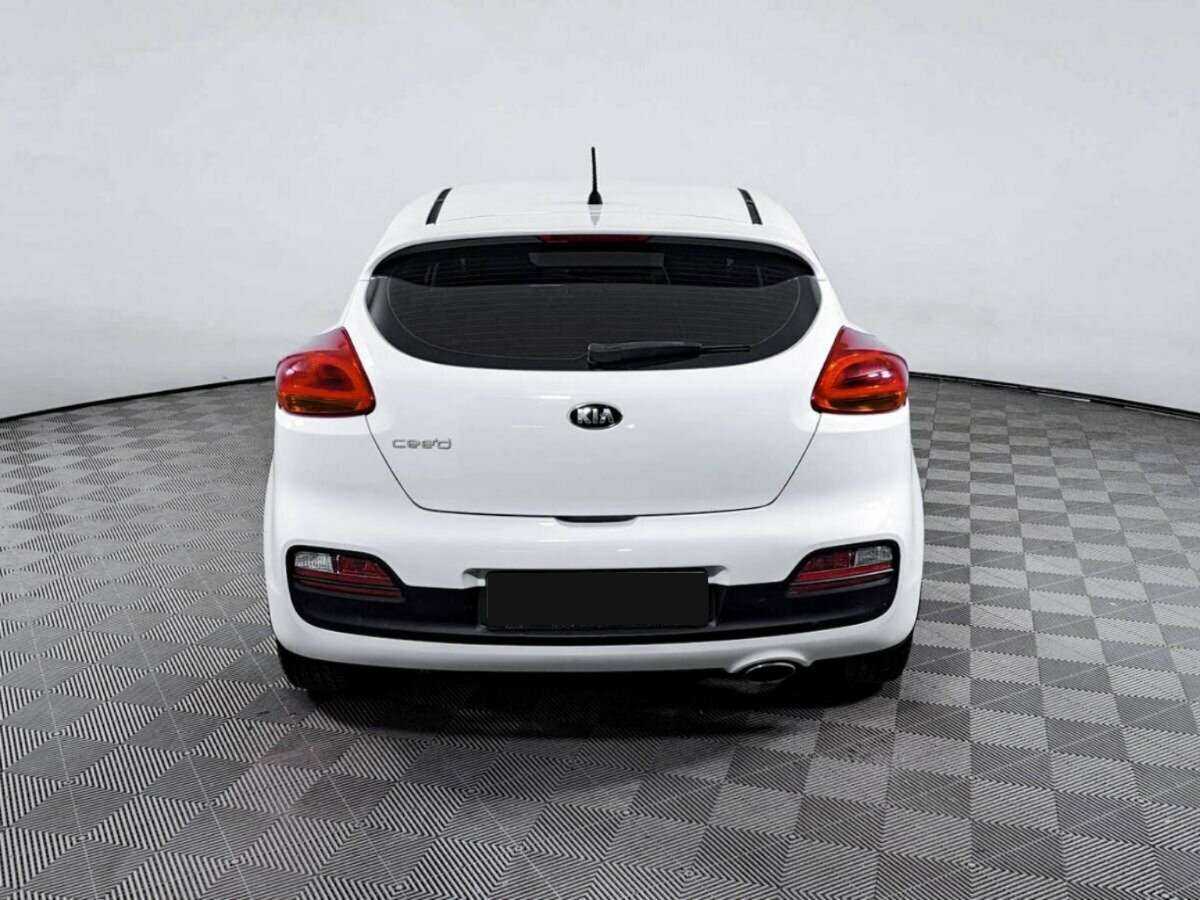 Kia Ceed 2013 года с пробегом. Фото: #4