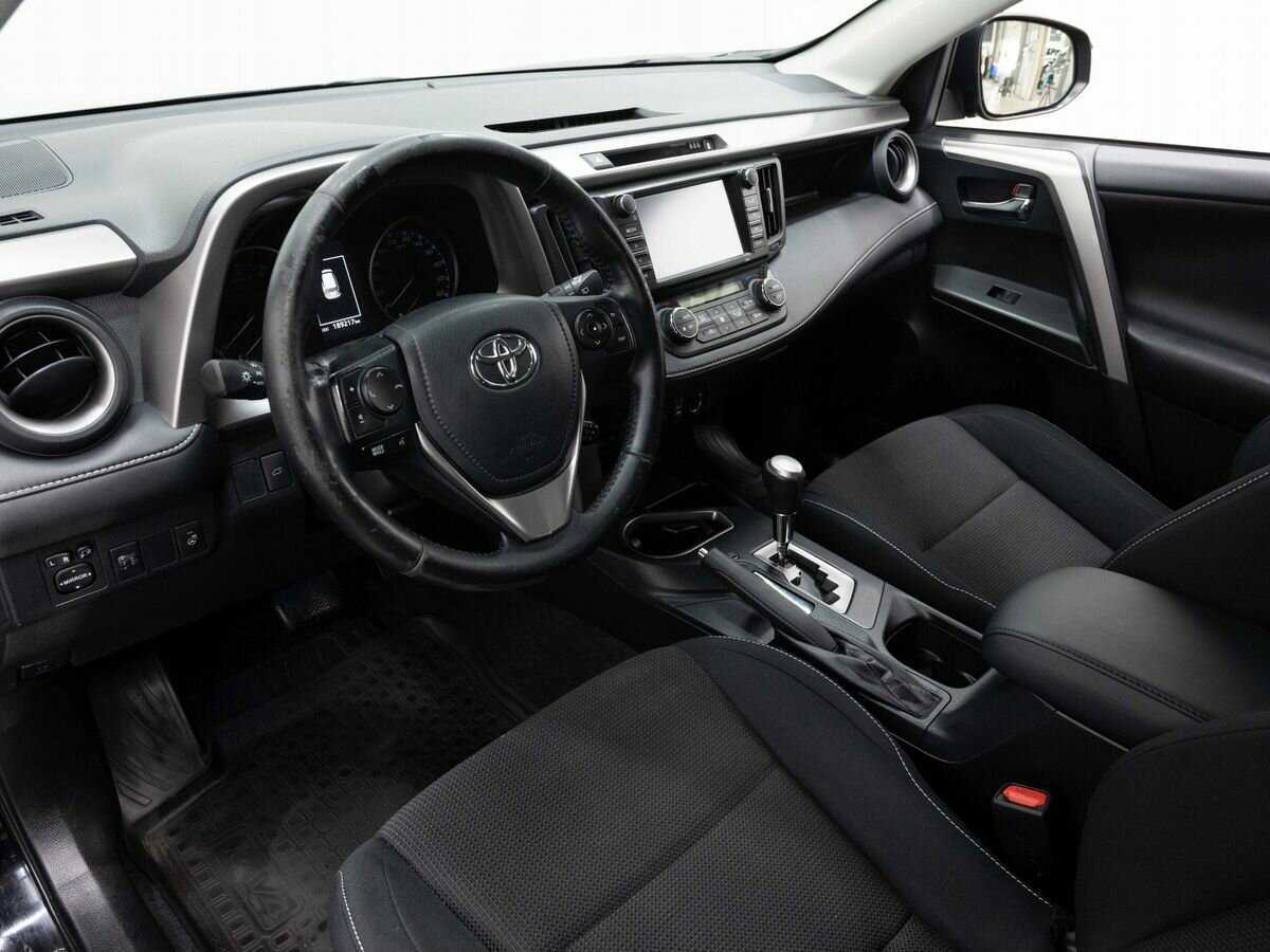 Toyota RAV4 2017 года с пробегом. Фото: #7