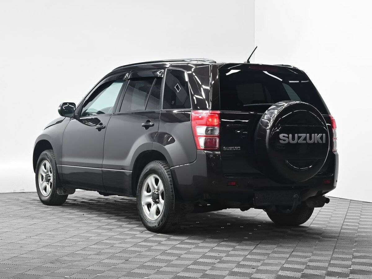 Suzuki Grand Vitara 2013 года с пробегом. Фото: #2