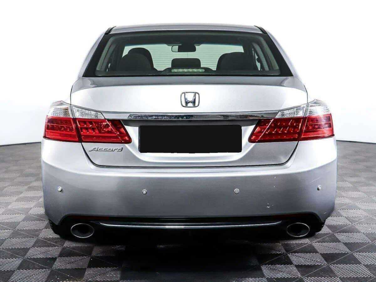 Honda Accord 2013 года с пробегом. Фото: #5