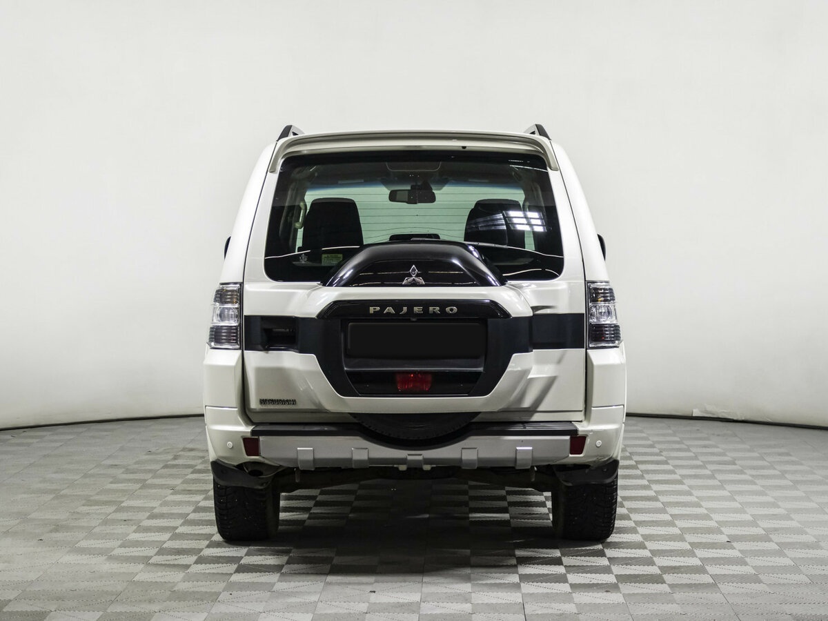 Mitsubishi Pajero 2014 года с пробегом. Фото: #4