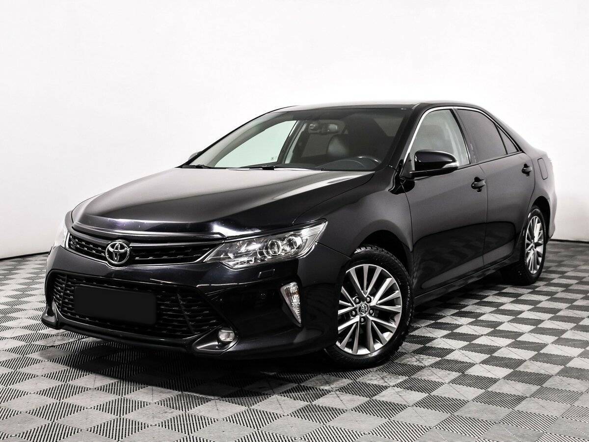 Toyota Camry 2017 года с пробегом. Посмотреть фото