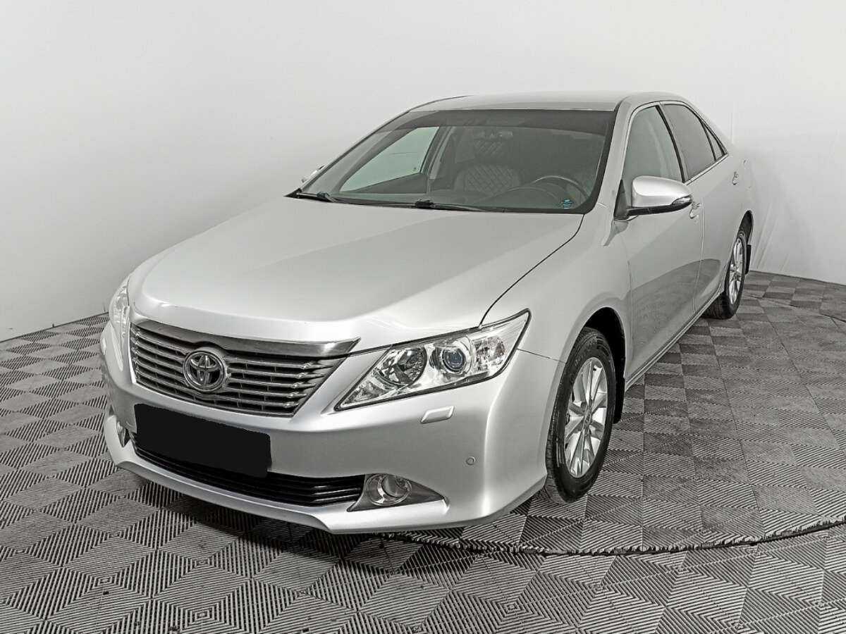 Toyota Camry 2014 года с пробегом. Посмотреть фото