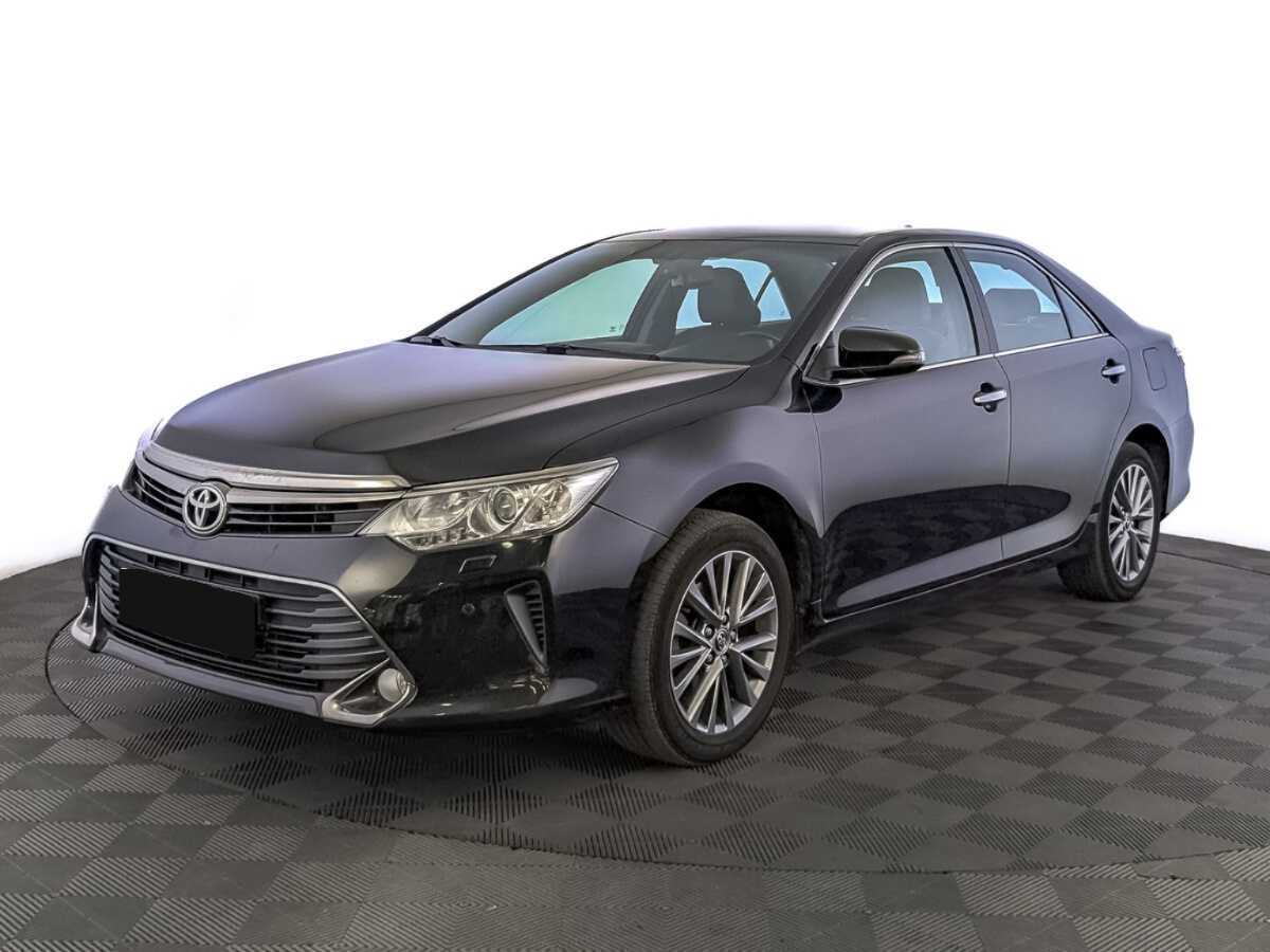 Toyota Camry 2017 года с пробегом. Посмотреть фото
