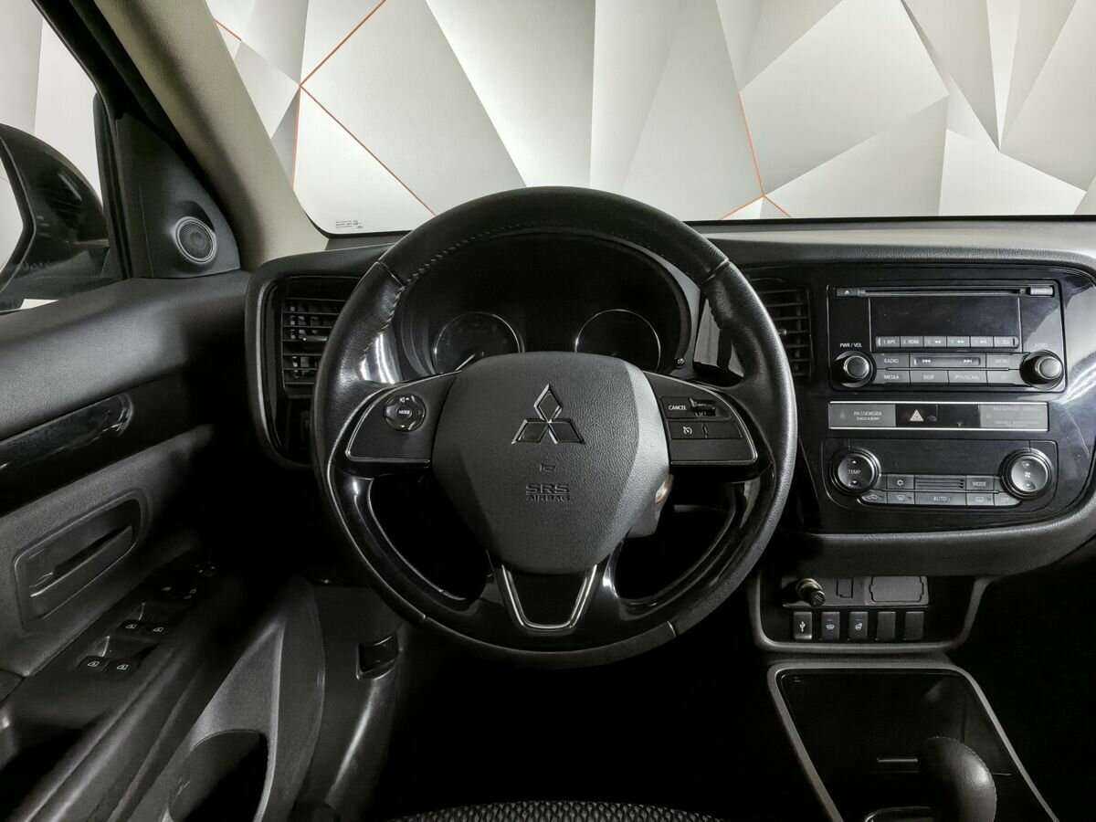Mitsubishi Outlander 2018 года с пробегом. Фото: #12