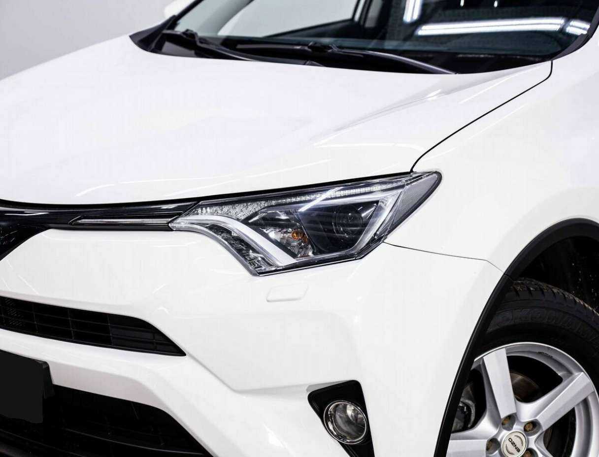 Toyota RAV4 2017 года с пробегом. Фото: #6
