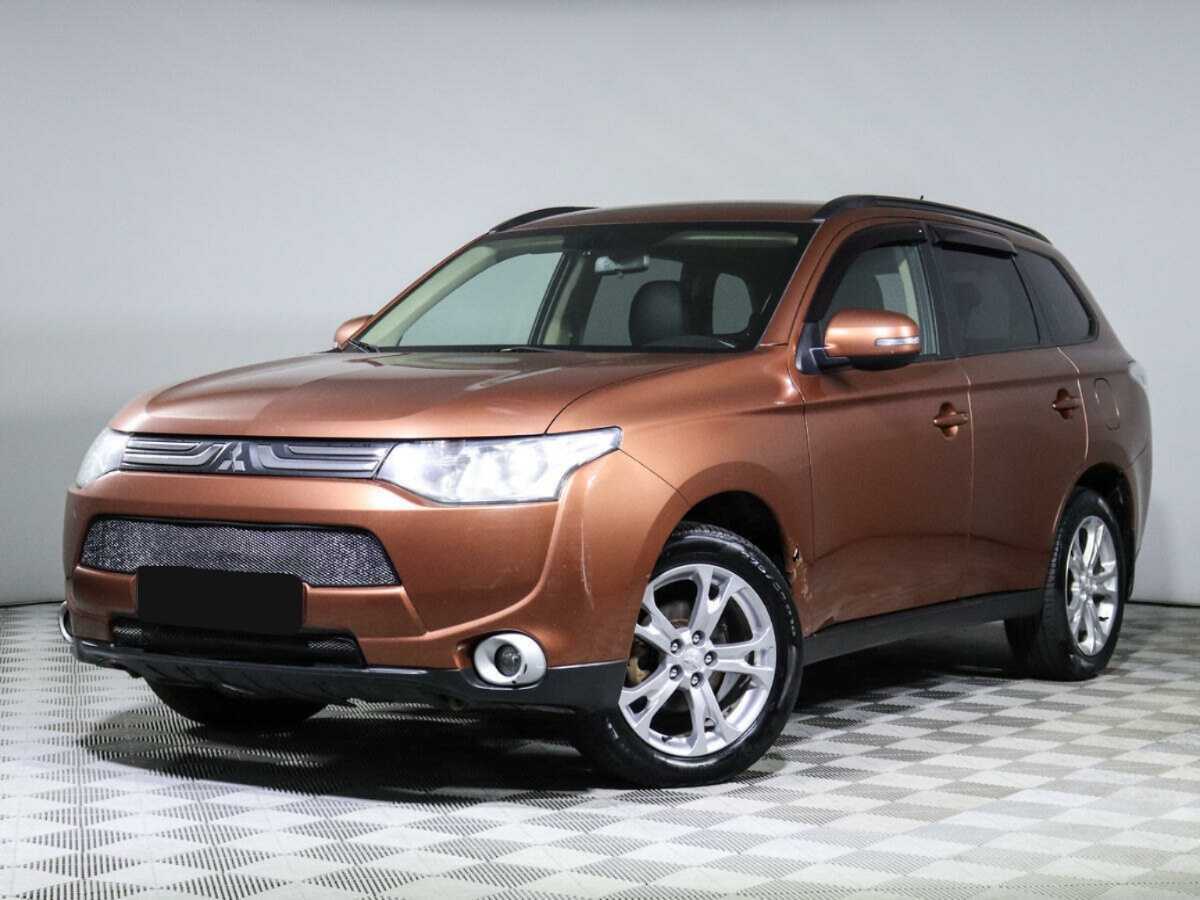 Mitsubishi Outlander 2012 года с пробегом. Посмотреть фото