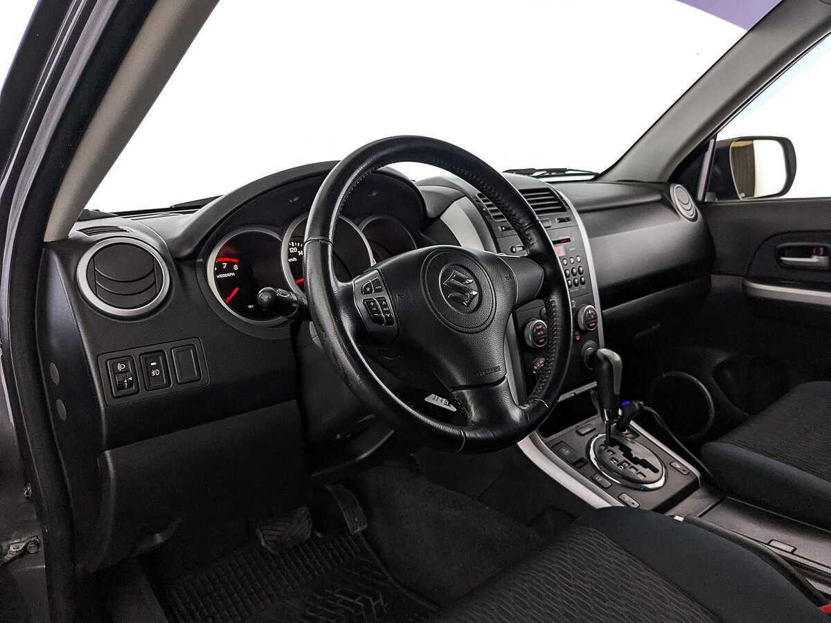 Suzuki Grand Vitara 2013 года с пробегом. Фото: #14