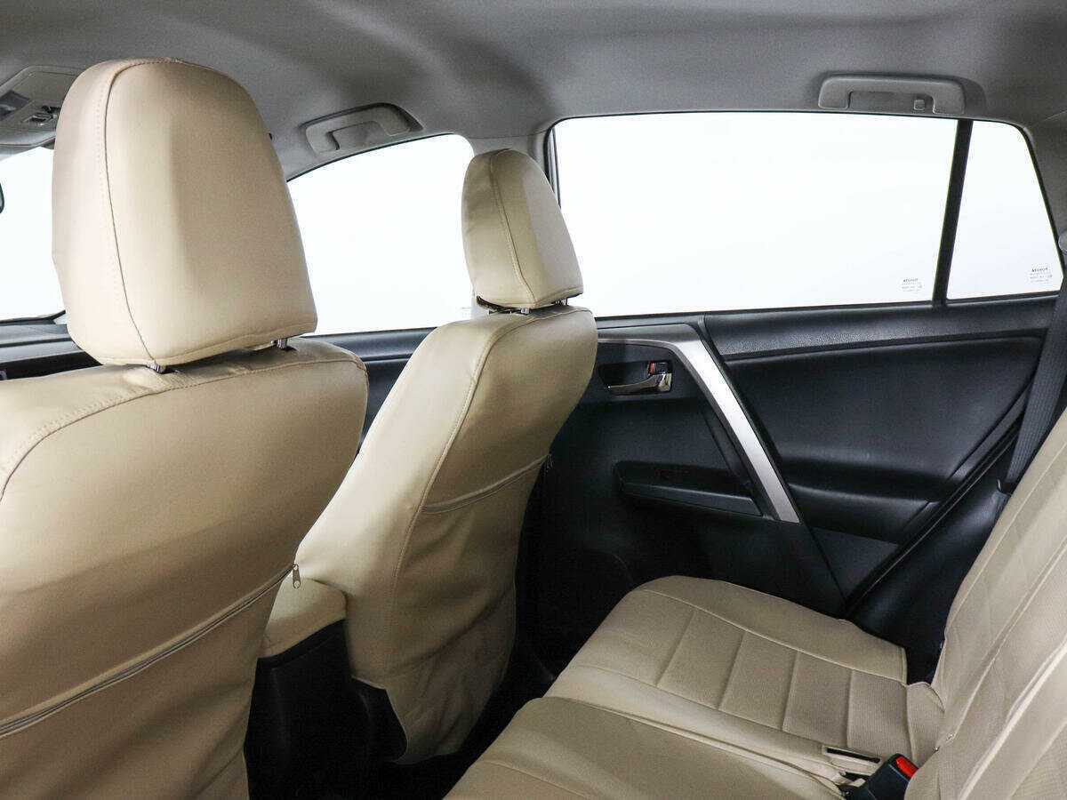 Toyota RAV4 2017 года с пробегом. Фото: #11
