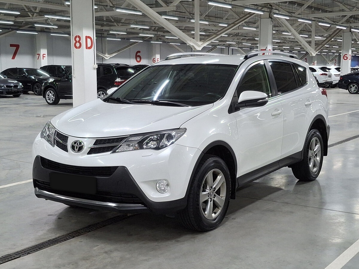 Toyota RAV4 2014 года с пробегом. Посмотреть фото