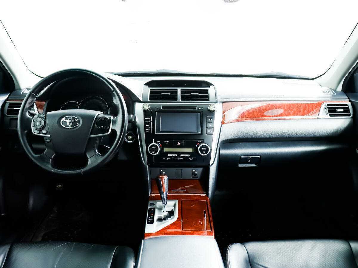 Toyota Camry 2012 года с пробегом. Фото: #8