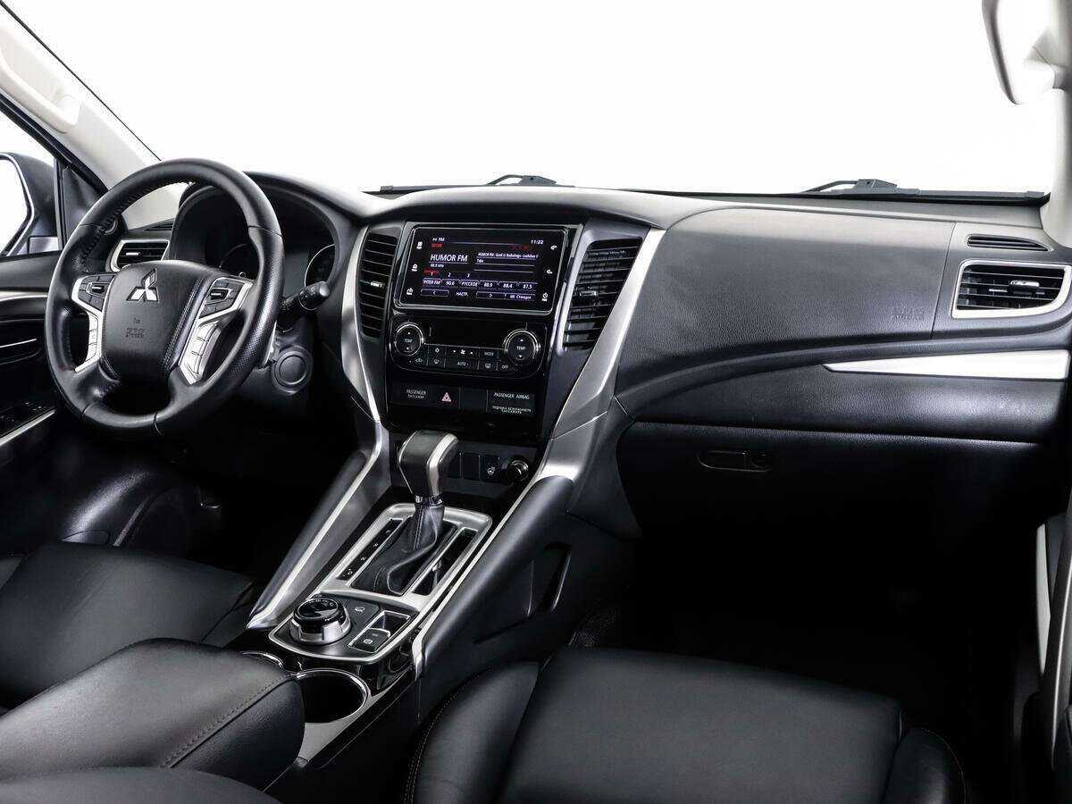 Mitsubishi Pajero Sport 2018 года с пробегом. Фото: #6
