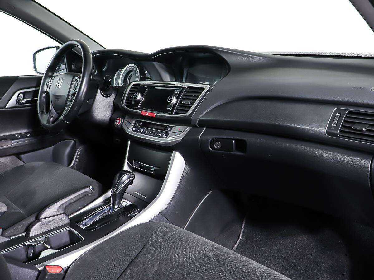 Honda Accord 2013 года с пробегом. Фото: #5