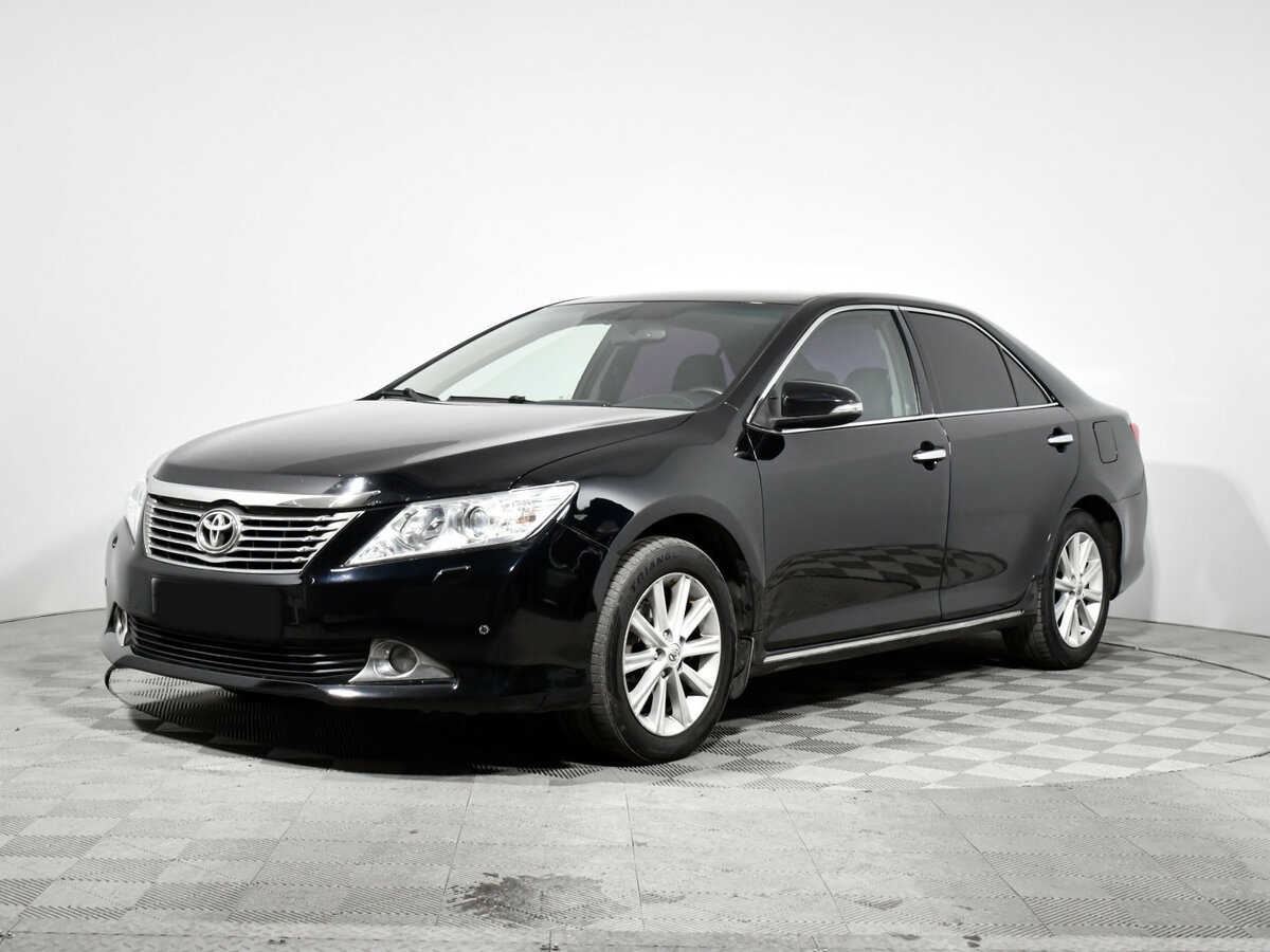 Toyota Camry 2013 года с пробегом. Посмотреть фото