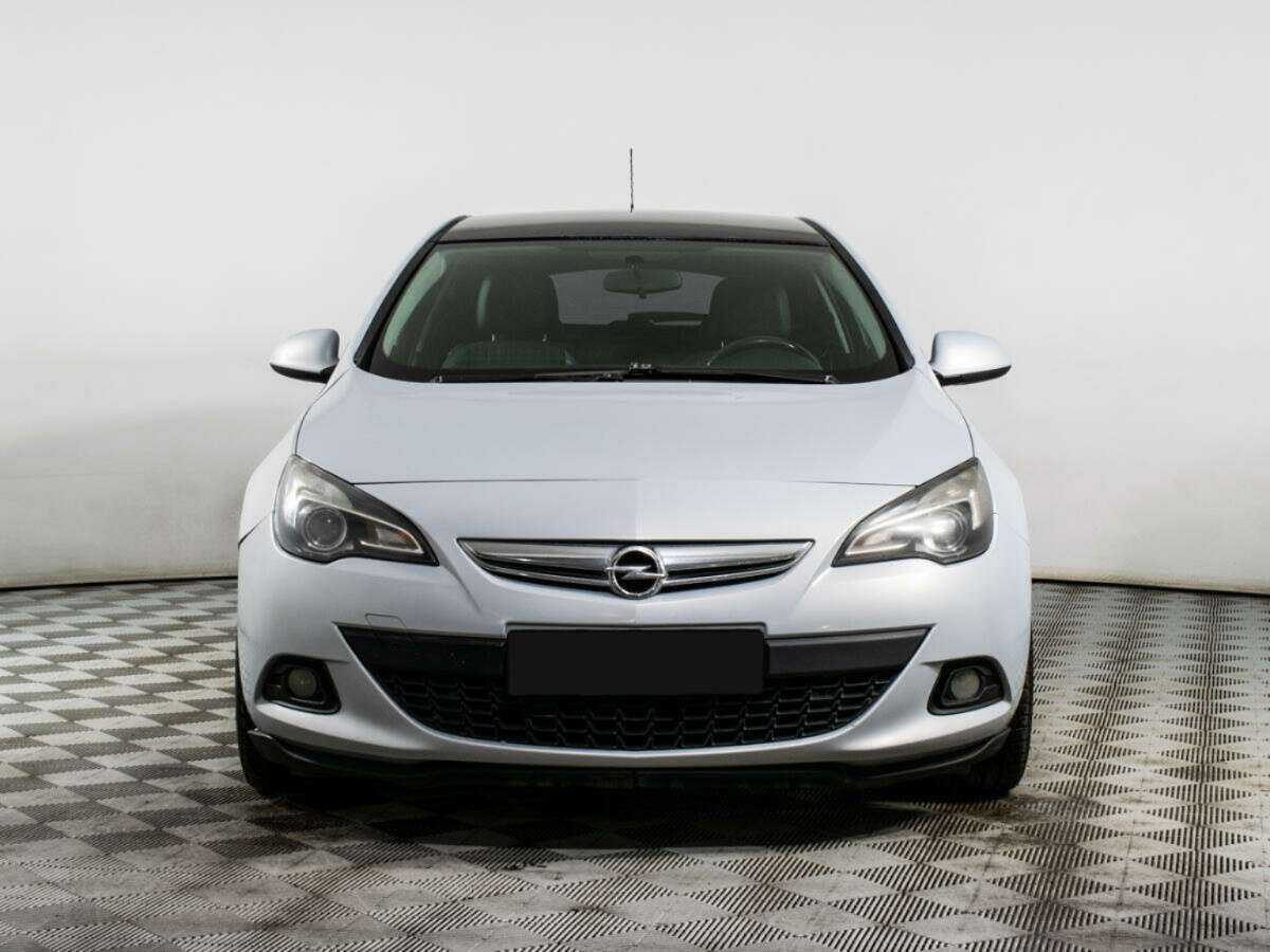 Opel Astra 2012 года с пробегом. Фото: #1