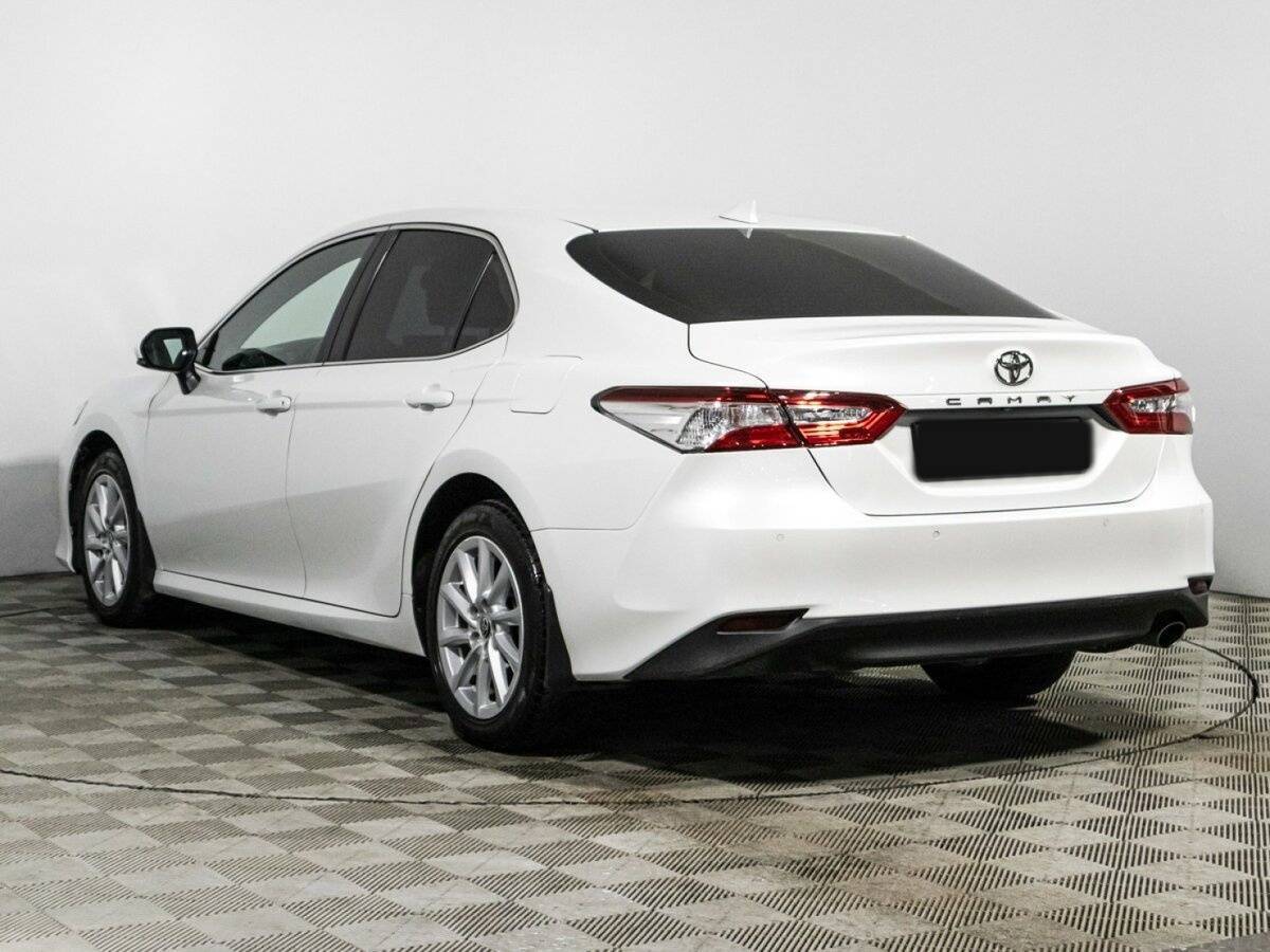 Toyota Camry 2021 года с пробегом. Фото: #6