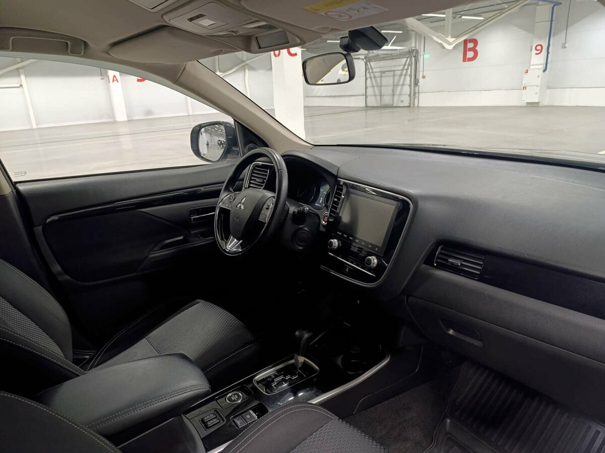 Mitsubishi Outlander 2021 года с пробегом. Фото: #10
