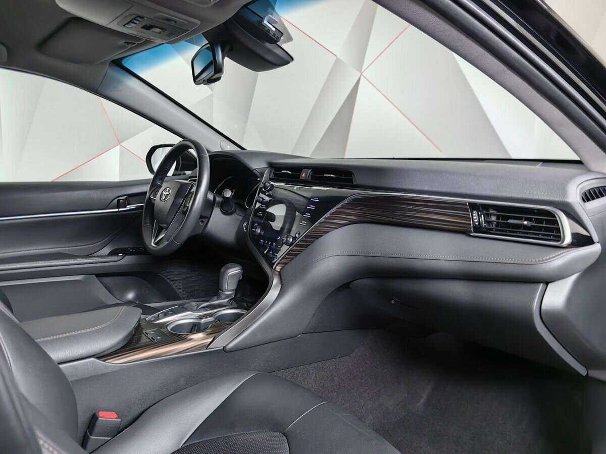 Toyota Camry 2020 года с пробегом. Фото: #7