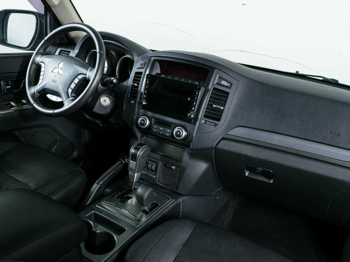Mitsubishi Pajero 2013 года с пробегом. Фото: #6