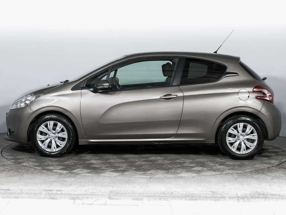 Peugeot 208 2013 года с пробегом. Фото: #7