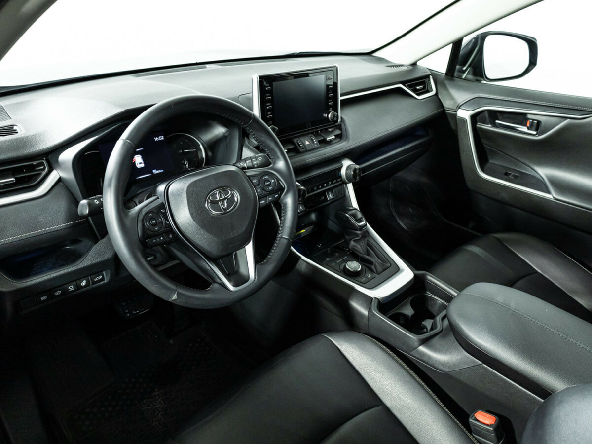 Toyota RAV4 2021 года с пробегом. Фото: #9