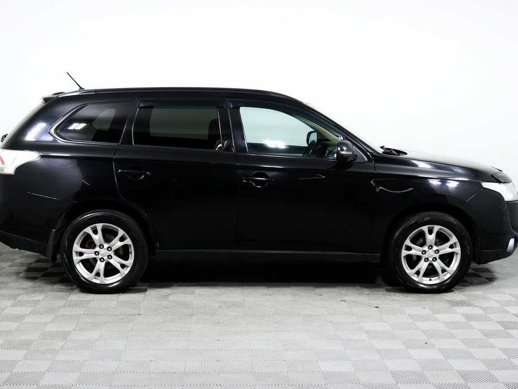 Mitsubishi Outlander 2013 года с пробегом. Фото: #3