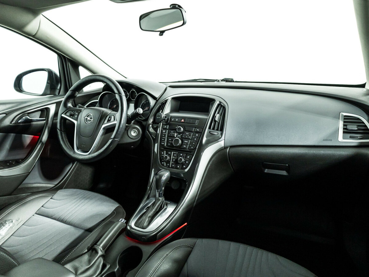 Opel Astra 2013 года с пробегом. Фото: #6