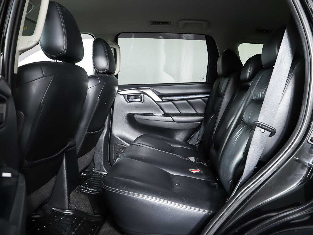 Mitsubishi Pajero Sport 2018 года с пробегом. Фото: #9