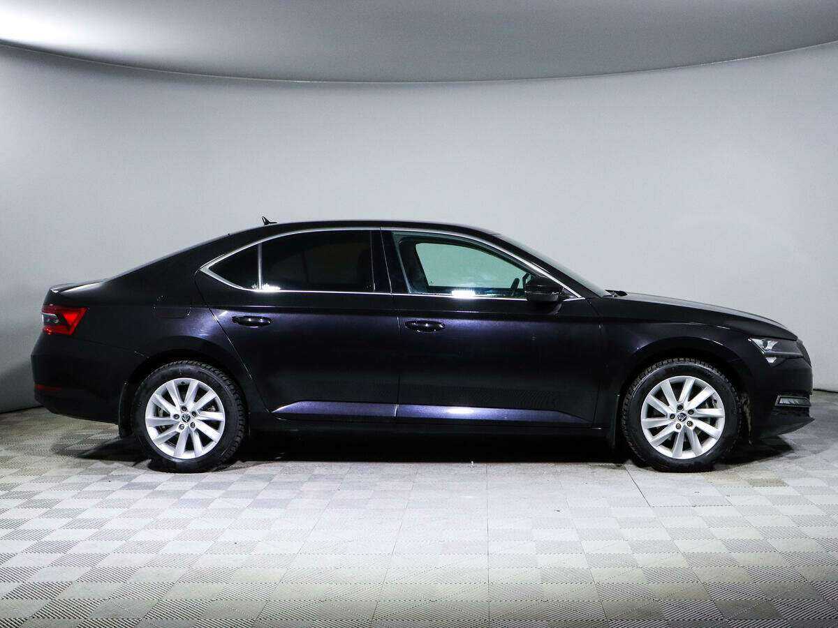 Skoda Superb 2020 года с пробегом. Фото: #3