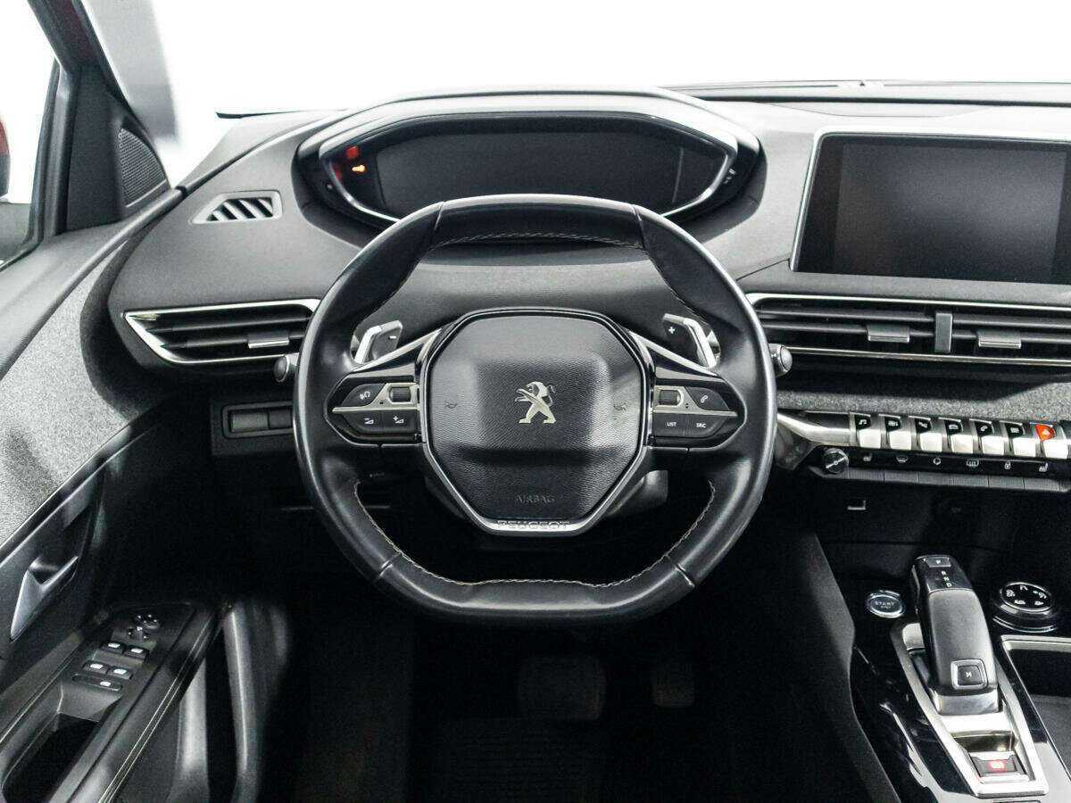 Peugeot 3008 2018 года с пробегом. Фото: #19