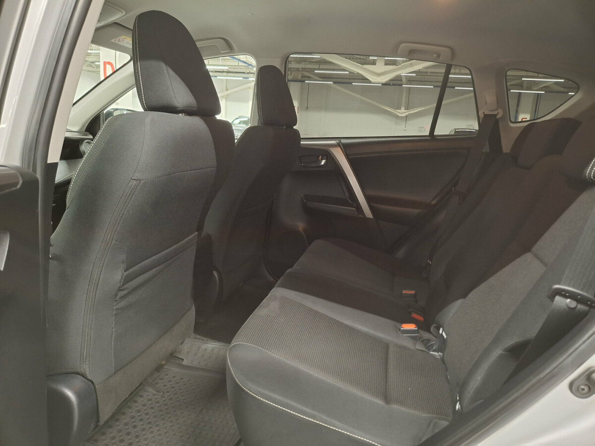 Toyota RAV4 2019 года с пробегом. Фото: #11