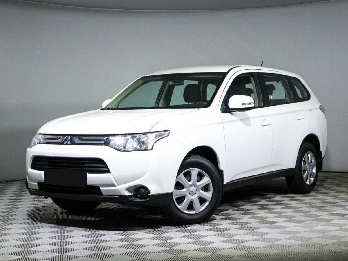 Mitsubishi Outlander 2013 года с пробегом. Посмотреть фото