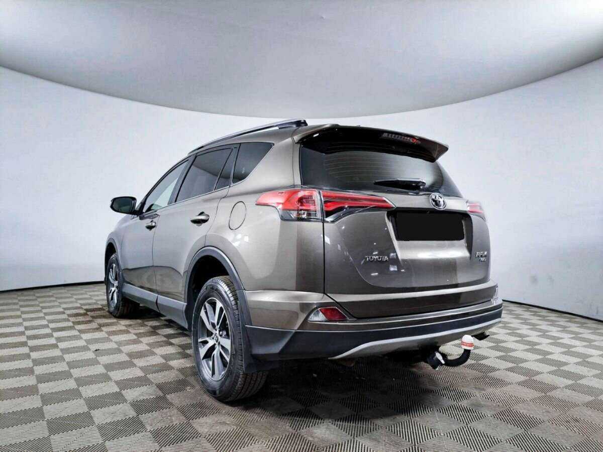 Toyota RAV4 2019 года с пробегом. Фото: #6