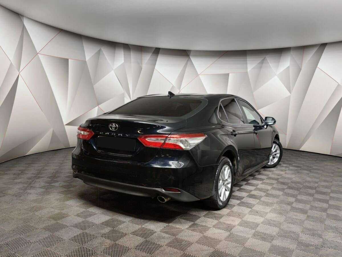 Toyota Camry 2019 года с пробегом. Фото: #1