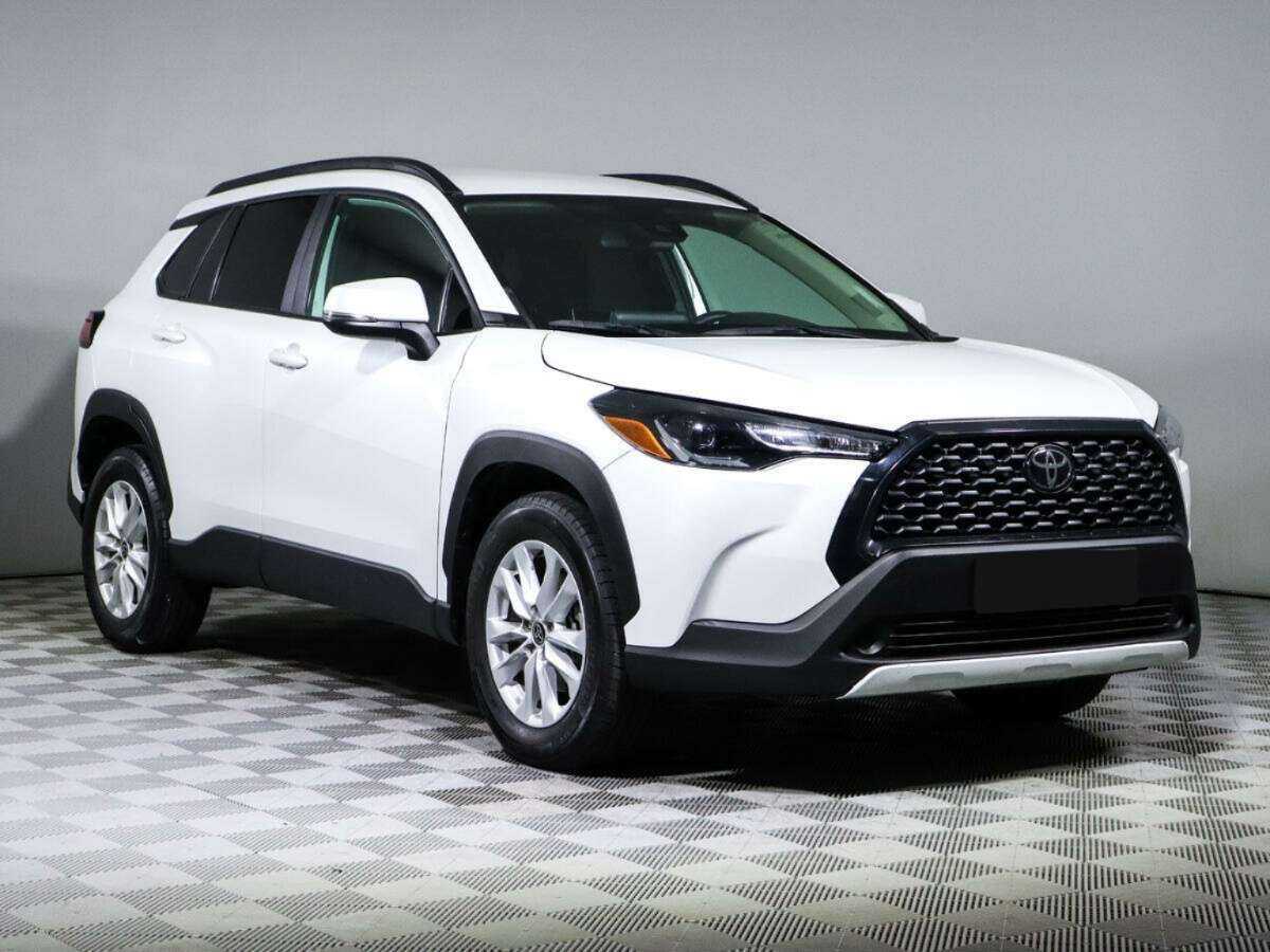Toyota Corolla Cross 2022 года с пробегом. Фото: #2