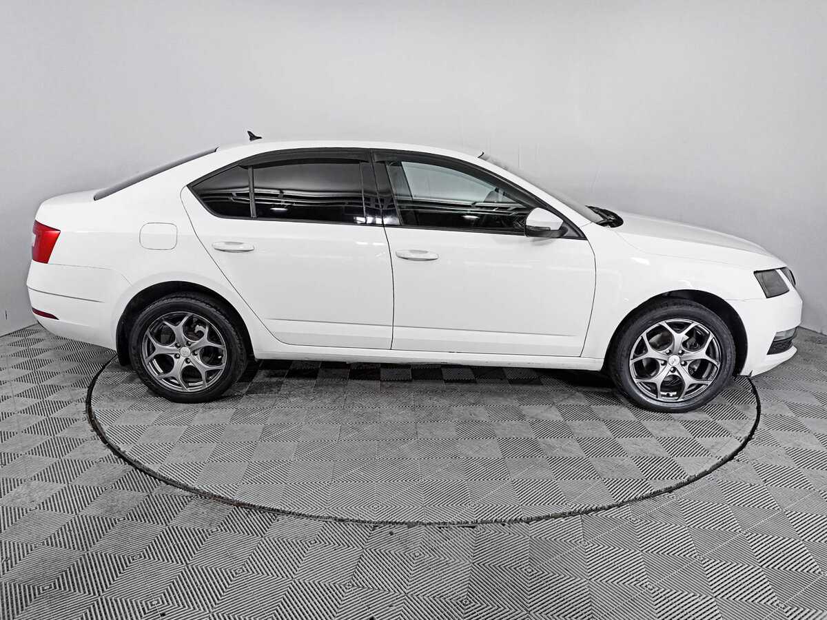 Skoda Octavia 2019 года с пробегом. Фото: #3