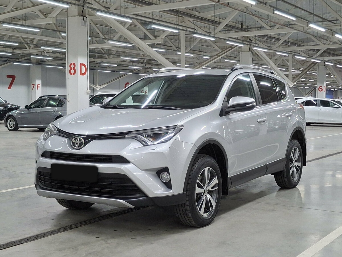 Toyota RAV4 2019 года с пробегом. Посмотреть фото