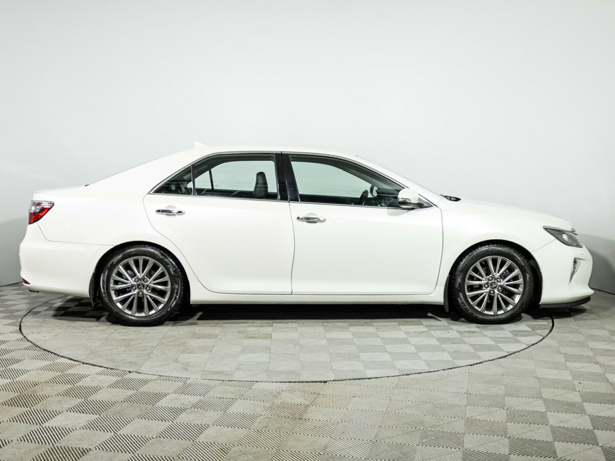 Toyota Camry 2017 года с пробегом. Фото: #3