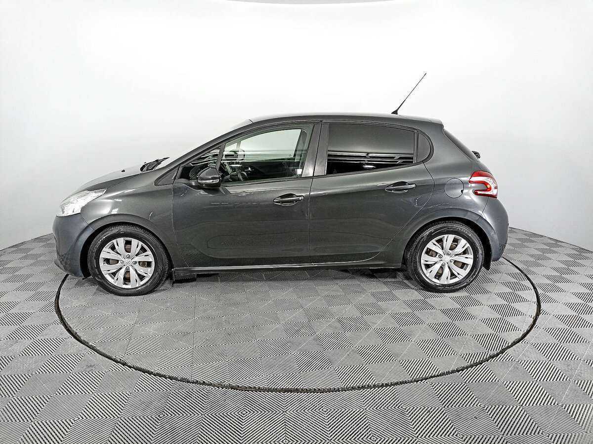 Peugeot 208 2013 года с пробегом. Фото: #7