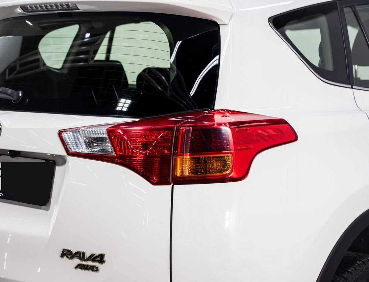Toyota RAV4 2013 года с пробегом. Фото: #23
