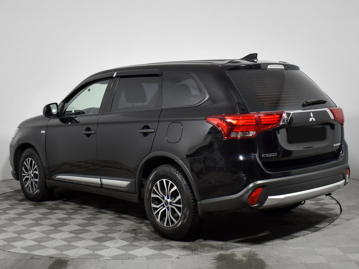 Mitsubishi Outlander 2018 года с пробегом. Фото: #5
