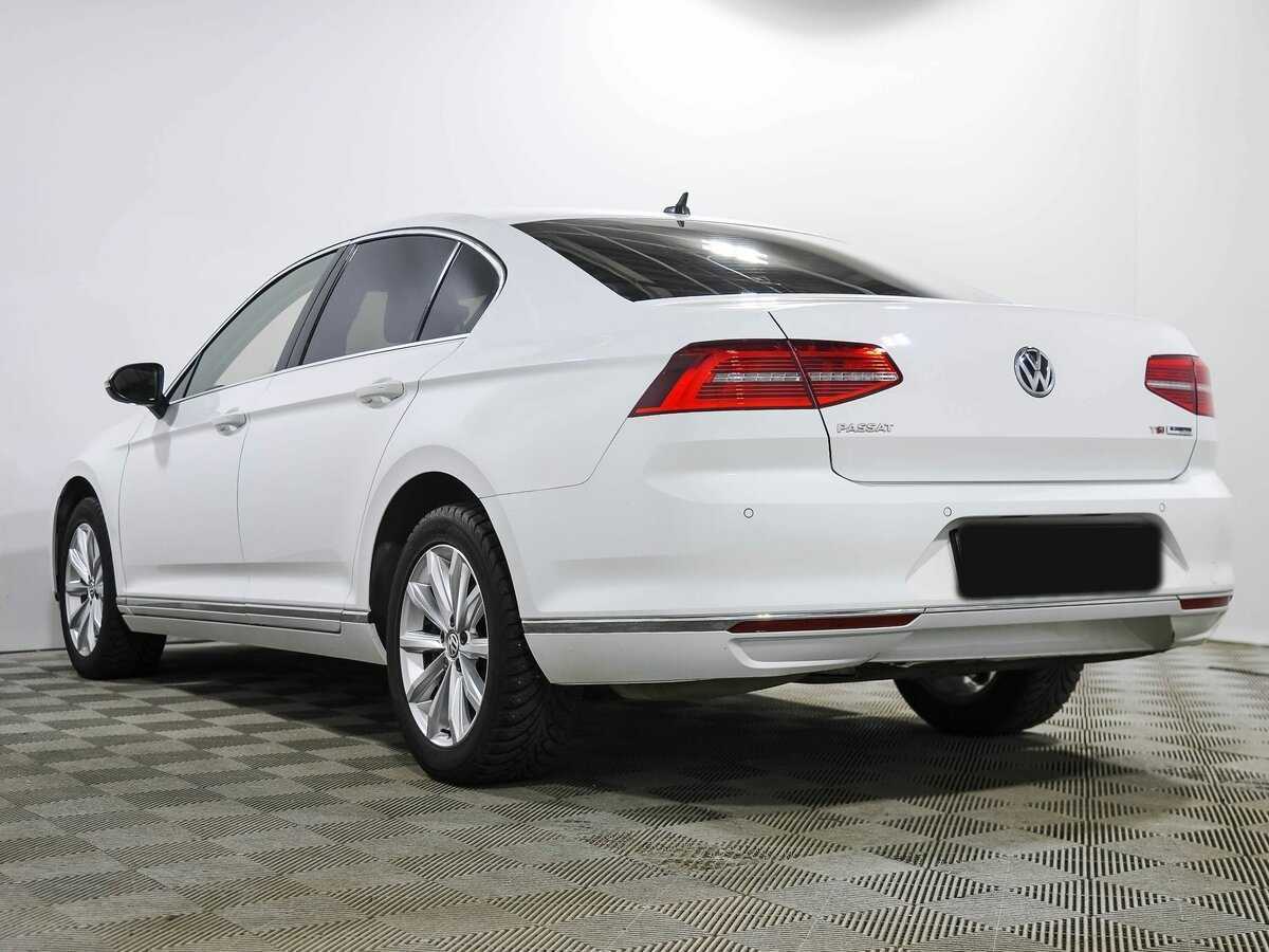Volkswagen Passat 2016 года с пробегом. Фото: #4